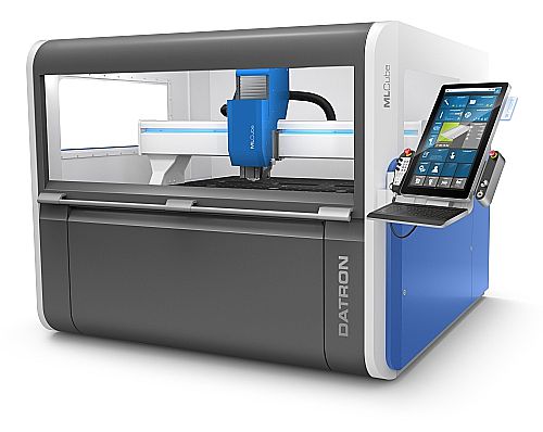 CNC fräsmaskin DATRON MLCube är större och kraftigare och kan bearbeta stora plattmaterial och detaljer i små eller stora serier.